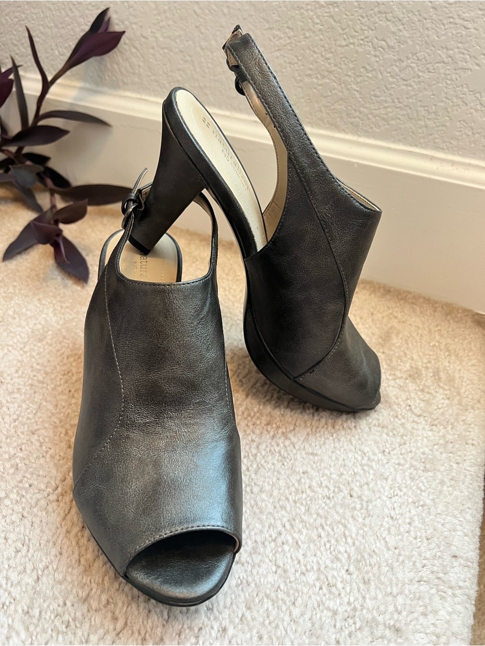 Naturalizer Pewter Leather Peep-Toe Slingback Heels Party Work Formal Chunky 9M